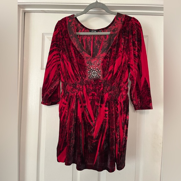APT9 Woman's velvet top (w) - Picture 1 of 2